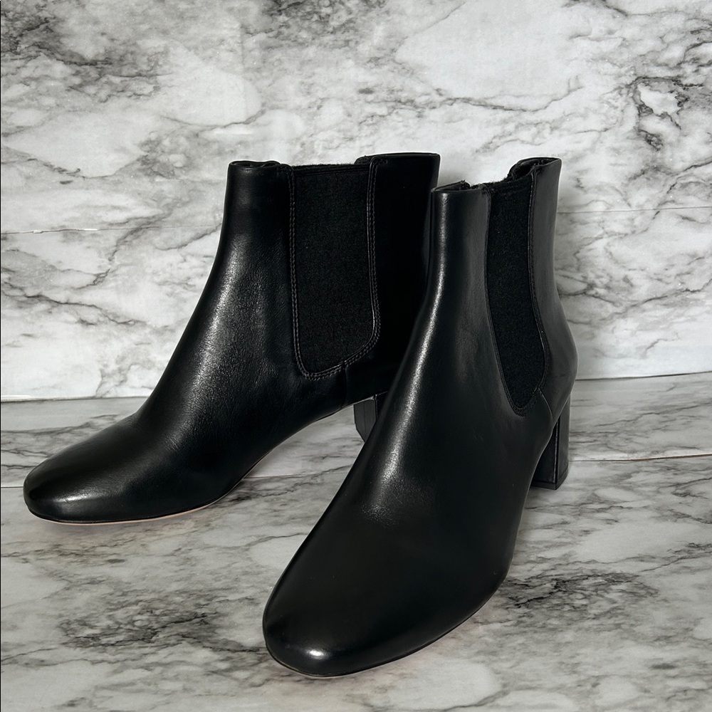 Clarks | Women's size 9.5 Orabella Anna Mid Black Leather Ankle Boots booties